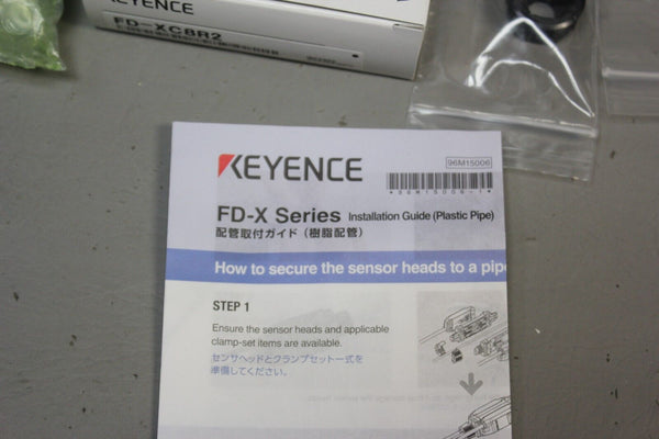 NEW KEYENCE FLOW SENSOR PLASTIC PIPE CLAMP SET FD-XC8R2