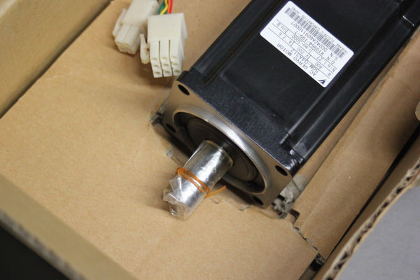 NEW YASKAWA AC SERVO MOTOR  SGM-04A312