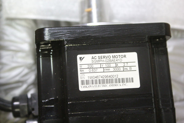 NEW YASKAWA AC SERVO MOTOR SGMPH-02BAE41D