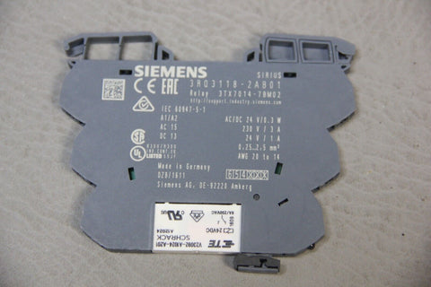 UNUSED SIEMENS OUTPUT COUPLER WITH PLUG IN RELAY 3RQ3118-2AB01