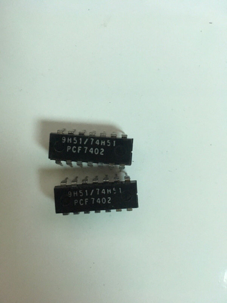 2 NEC PCF7402 IC 