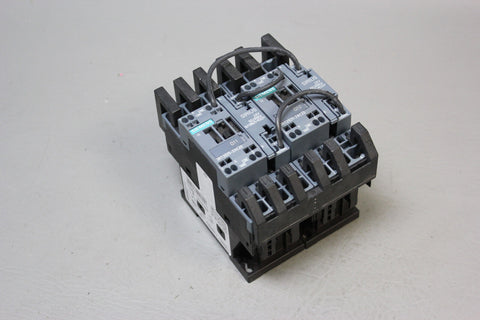 UNUSED SIEMENS REVERSING CONTACTOR 3RA2325-8XB30-2AC2