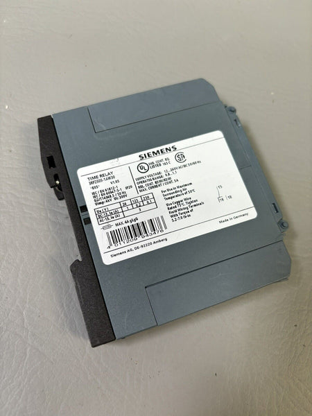 UNUSED SIEMENS 3RP2505-1AW30 TIMING RELAY