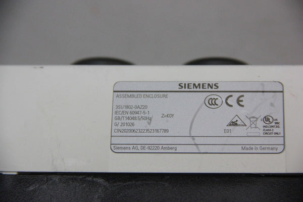 UNUSED SIEMENS  IO LINK PUSHBUTTON ENCLOSURE 3SU1802-0AZ20 3SU1400-2HM10-6AA0