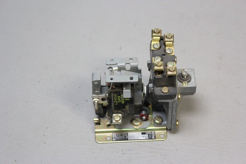 UNUSED SQUARE D PNEUMATIC TIMING RELAY  9050A010D