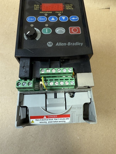 ALLEN BRADLEY 2HP AC DRIVE 22A-D4P0N104