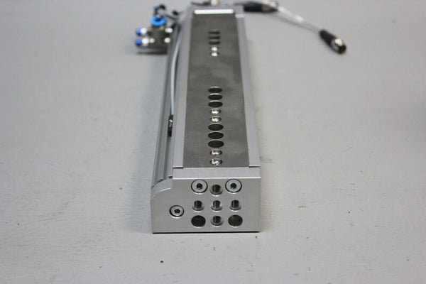 UNUSED FESTO  GUIDED CYLINDER PNEUMATIC MINI SLIDE model: DGSL-12-150-Y3A