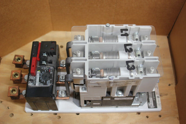 NEW SQUARE D VACUUM CONTACTOR 8536WFO3V02S