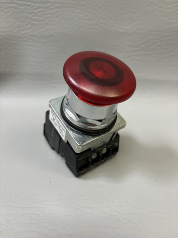 UNUSED SIEMENS ILLUMINATED PUSH BUTTON SWITCH RED MUSHROOM 52AAF 52pp2erabx693