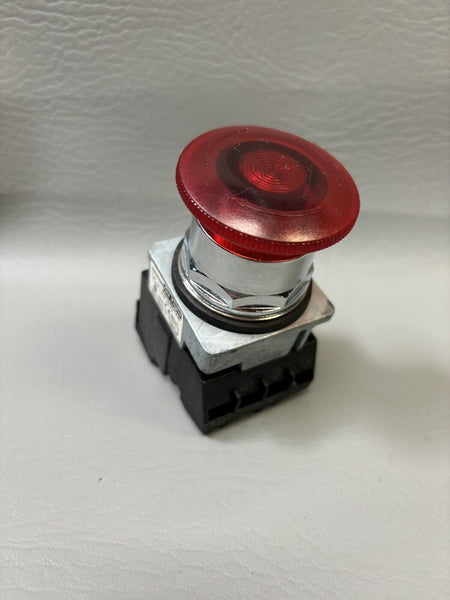 UNUSED SIEMENS ILLUMINATED PUSH BUTTON SWITCH RED MUSHROOM LED 52PR8ERAB