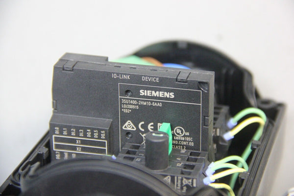 UNUSED SIEMENS  IO LINK PUSHBUTTON ENCLOSURE 3SU1802-0AZ20 3SU1400-2HM10-6AA0