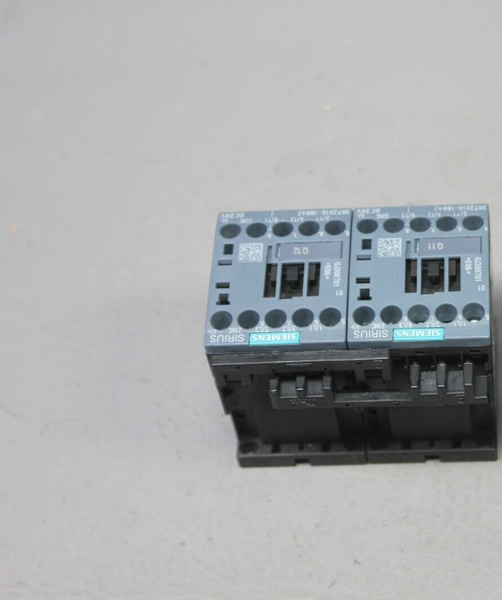 UNUSED SIEMENS REVERSING CONTACTOR 3RA2316-8XB30-1BB4