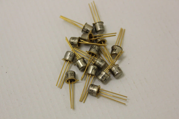 Lot of 15 Motorola  2N4013 Transistors Gold