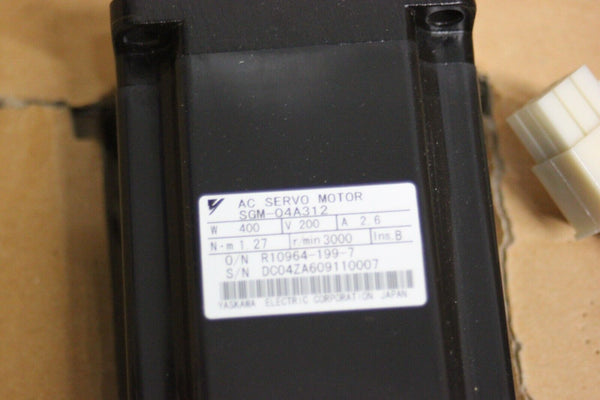 NEW YASKAWA AC SERVO MOTOR  SGM-04A312