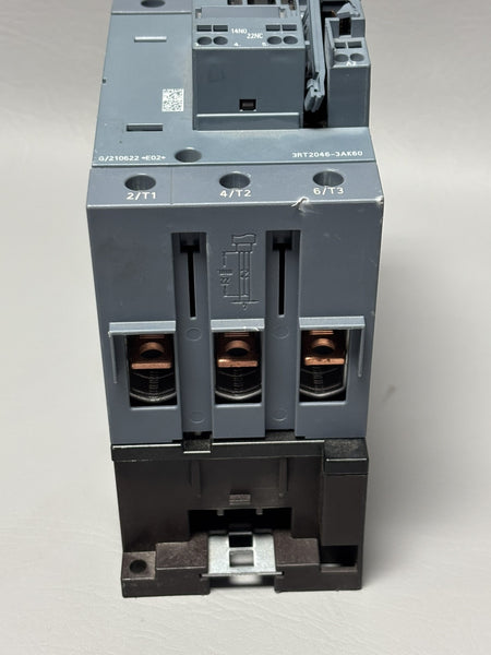 UNUSED SIEMENS SIRIUS 3RT2046-3AK60 3P 380V 95A CONTACTOR